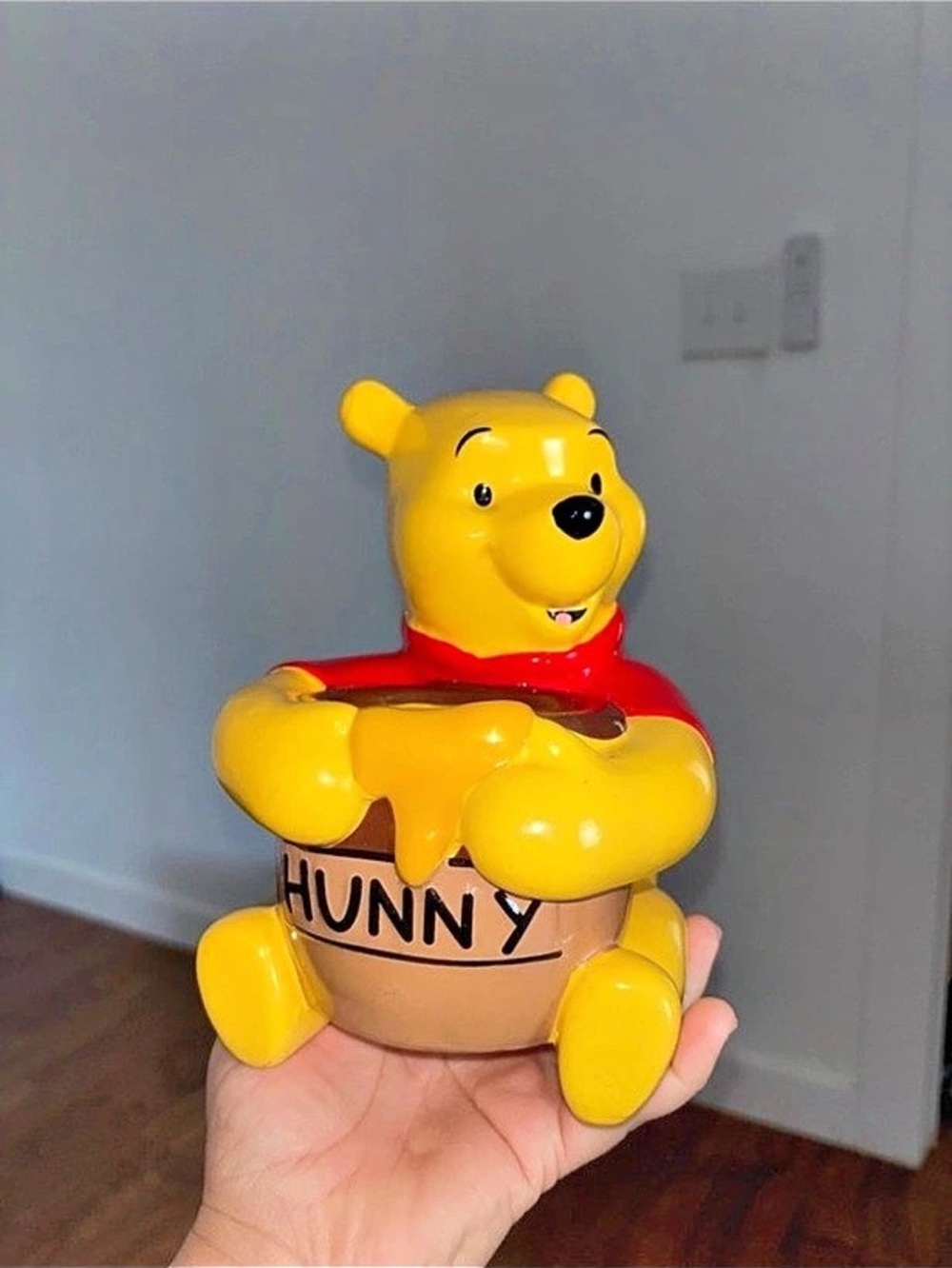 Disney Winnie the Pooh Hunny Pot Ceramic Coin Bank